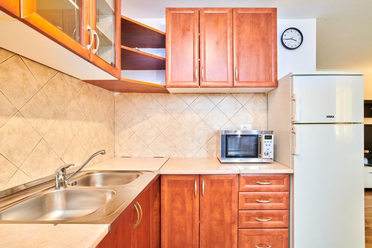 App Sverko Appartement Vilanija Buitenkant foto